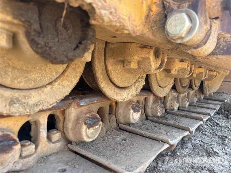 CAT D8 lánctalpas dózerek