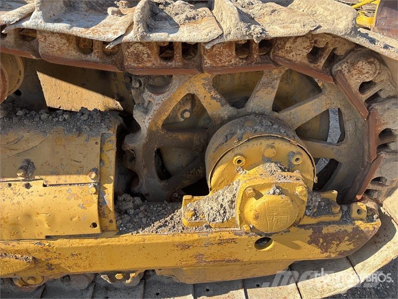CAT D8 lánctalpas dózerek