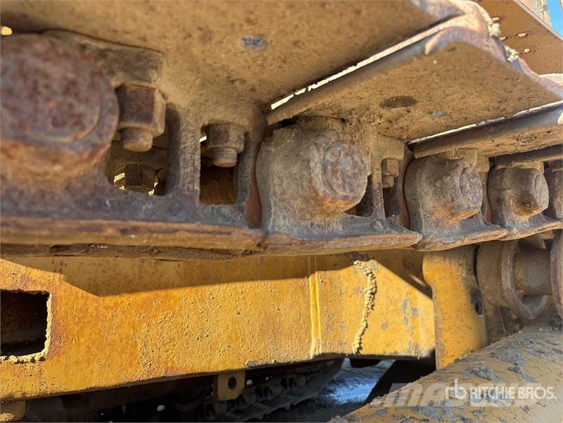CAT D8 Kāpurķēžu buldozeri