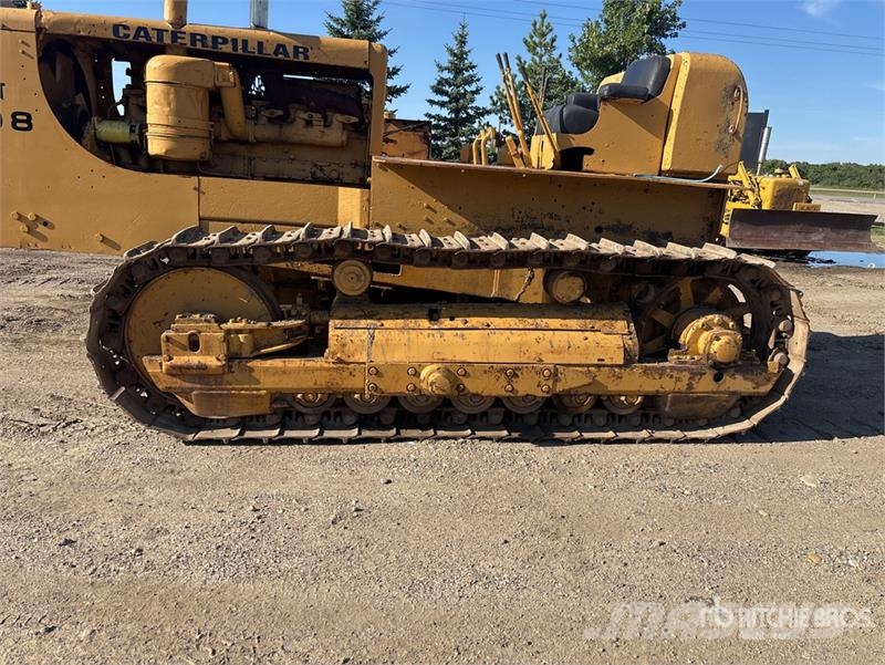 CAT D8 Kāpurķēžu buldozeri