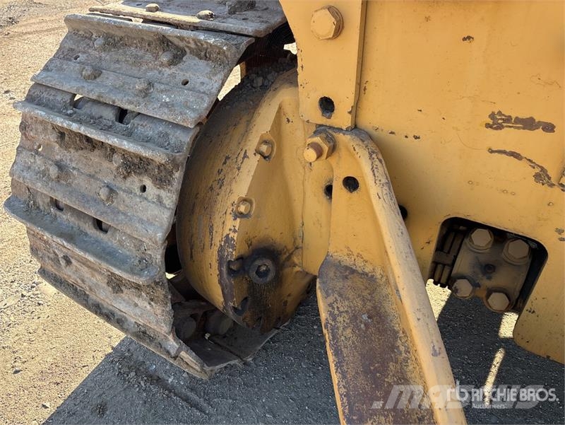 CAT D8 Kāpurķēžu buldozeri