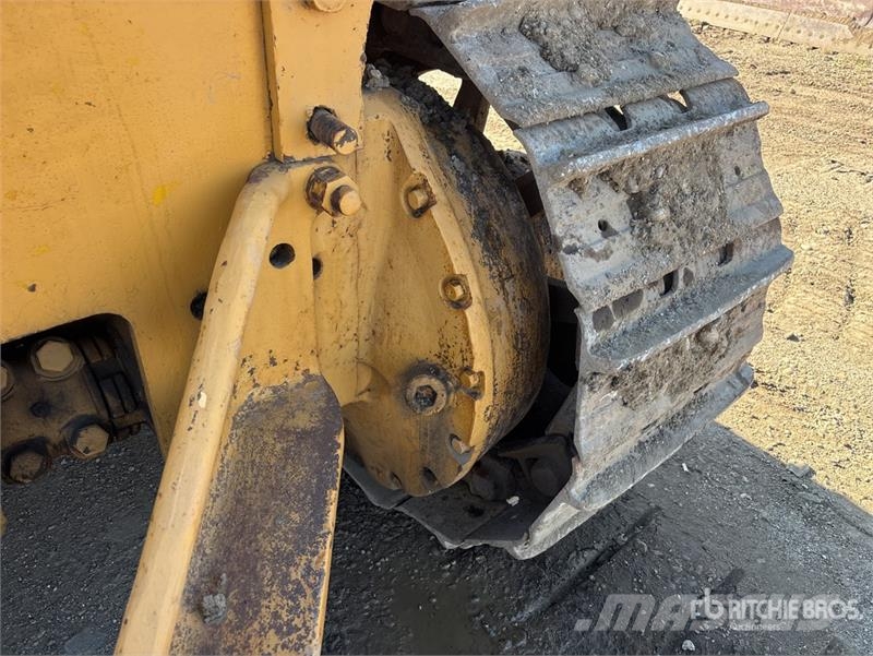 CAT D8 Kāpurķēžu buldozeri