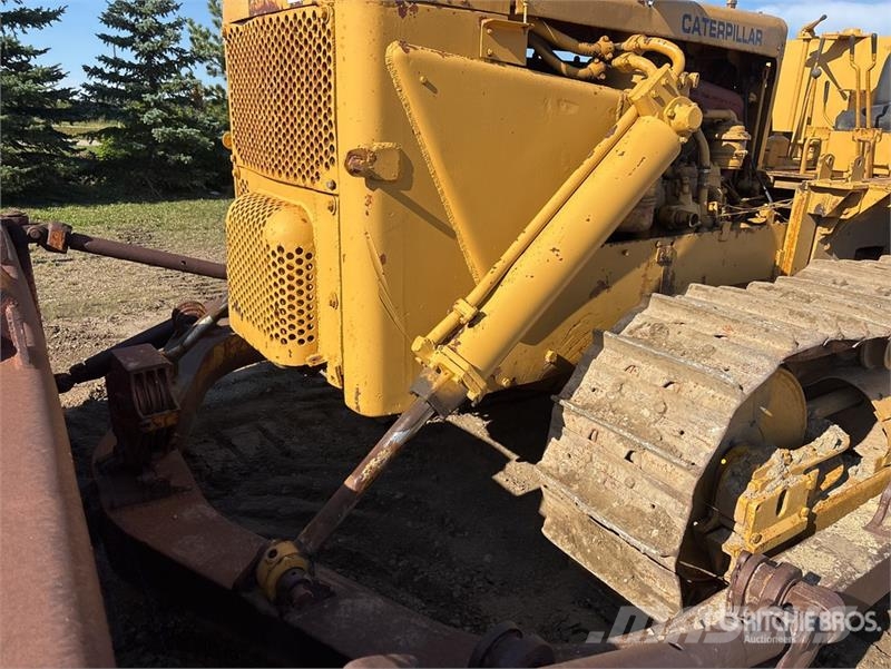 CAT D8F Crawler Dozer بلدوزرات مجنزرة