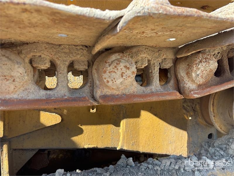 CAT D8F Crawler Dozer بلدوزرات مجنزرة