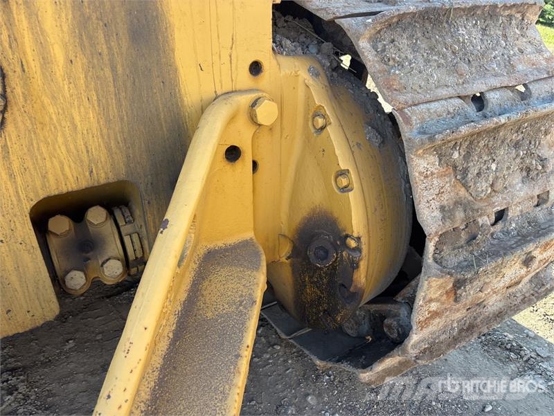 CAT D8F Crawler Dozer بلدوزرات مجنزرة