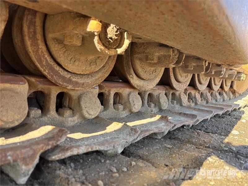 CAT D8F Crawler Dozer بلدوزرات مجنزرة