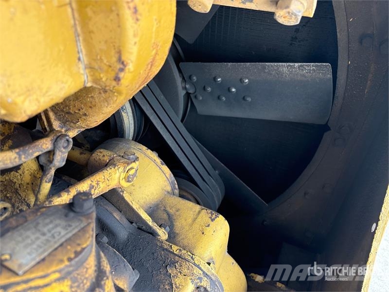 CAT D8H Buldožeri guseničari