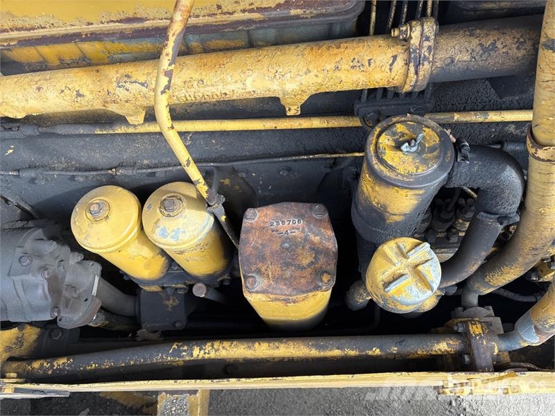 CAT D8H Buldožeri guseničari