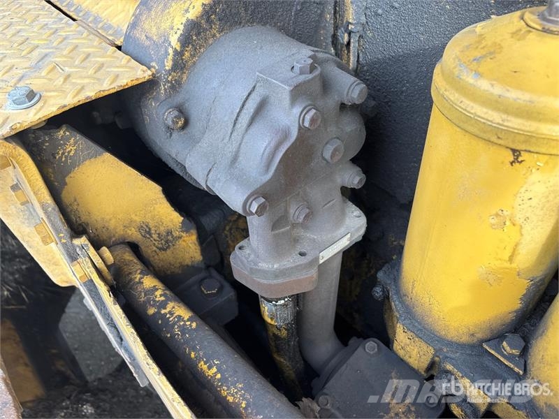 CAT D8H Buldožeri guseničari