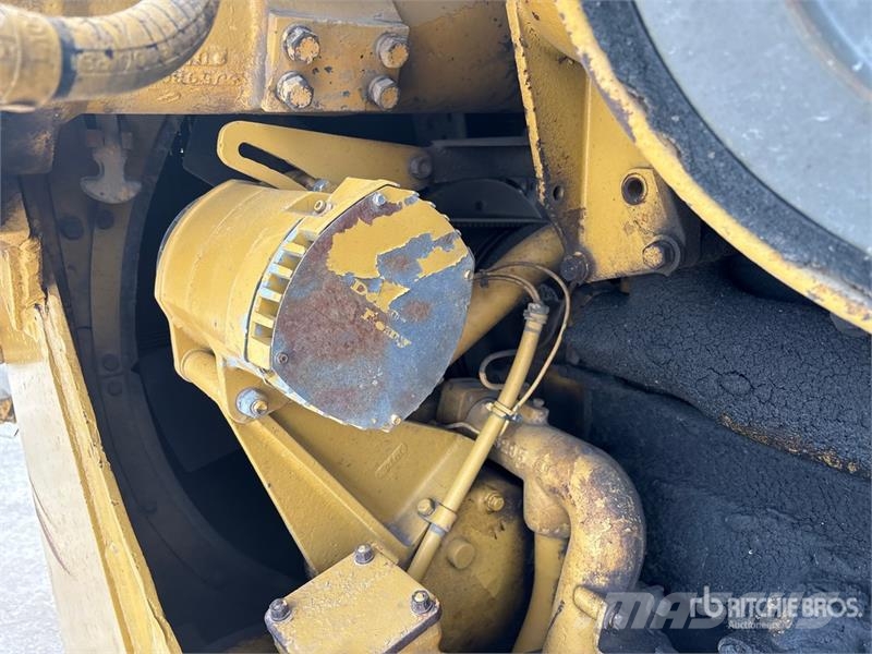 CAT D8H Buldožeri guseničari