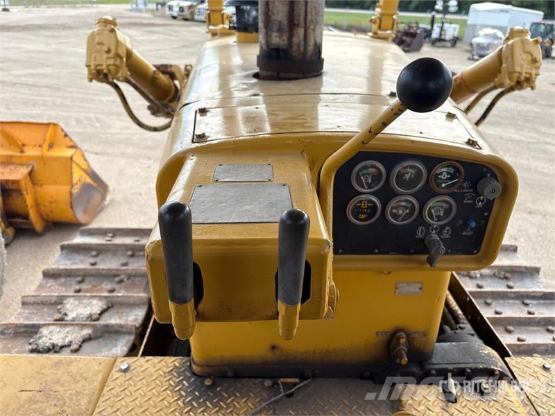 CAT D8H Buldožeri guseničari