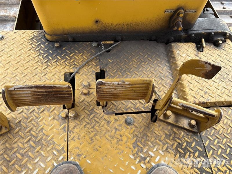 CAT D8H Buldožeri guseničari