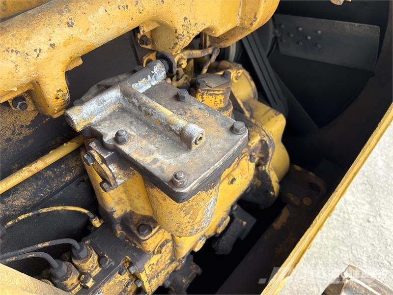 CAT D8H Buldožeri guseničari