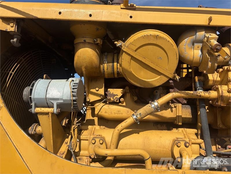 CAT D8K Pipelayer w/ 2000 Midwestern M583 Conversion Rohrverlegeraupen
