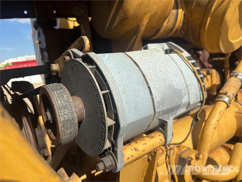 CAT D8K Pipelayer w/ 2000 Midwestern M583 Conversion Rohrverlegeraupen