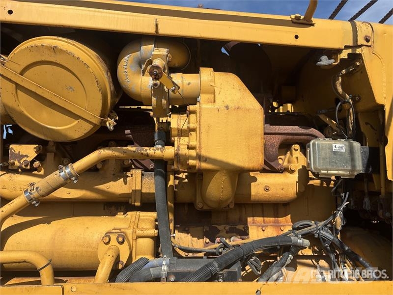 CAT D8K Pipelayer w/ 2000 Midwestern M583 Conversion Rohrverlegeraupen