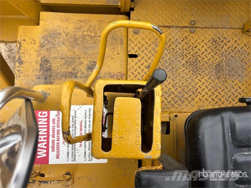 CAT D8K Pipelayer w/ 2005 Midwestern M583 Conversion Slagači cijevi
