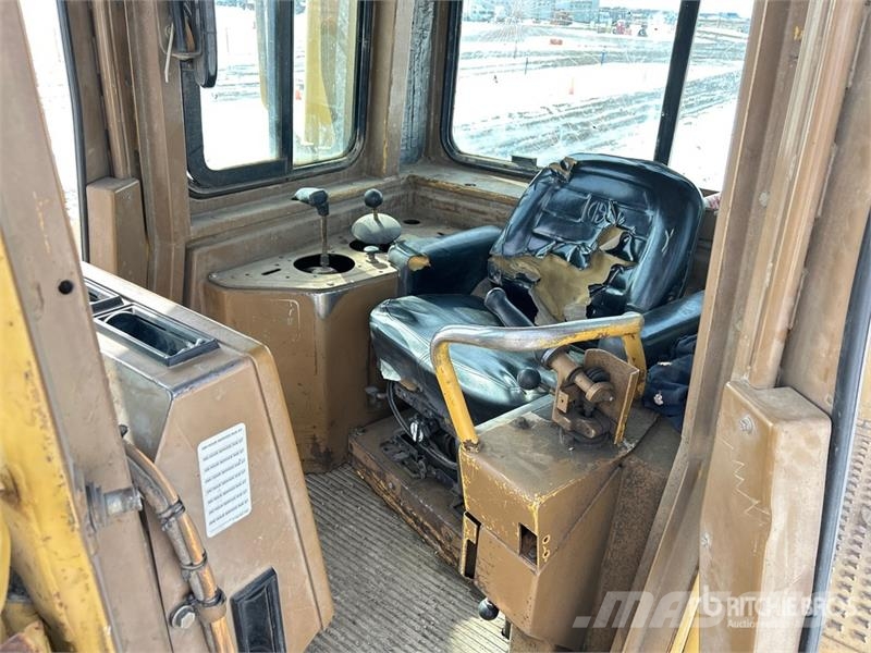 CAT D8N 履帶推土機