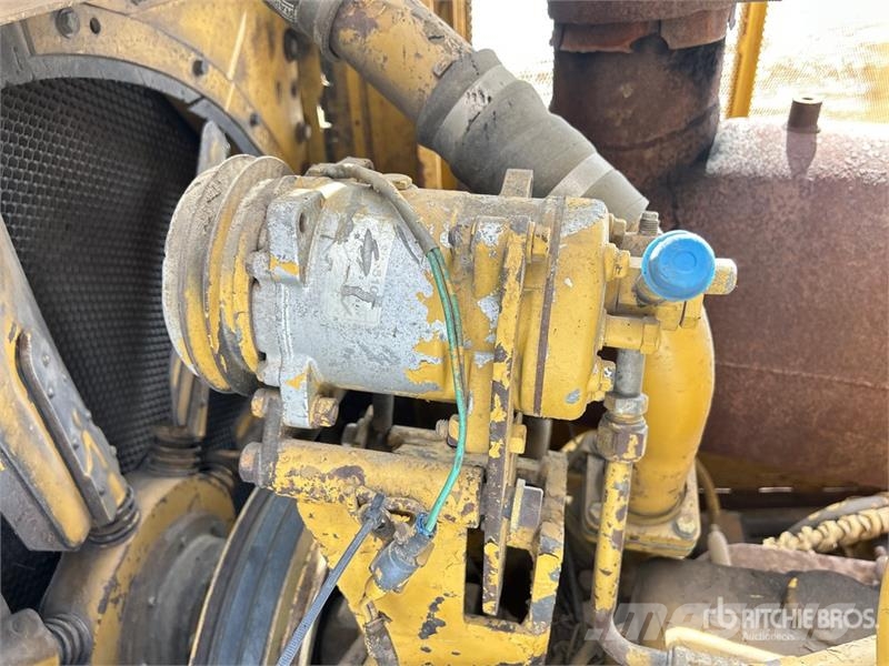 CAT D8N 履帶推土機
