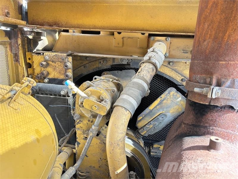 CAT D8N 履帶推土機