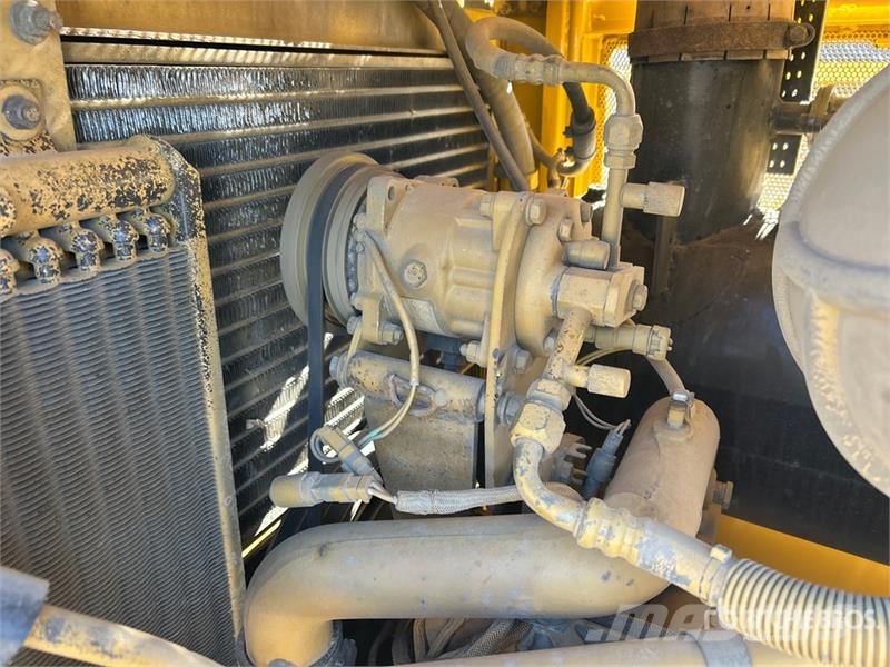 CAT D8R Buldožeri guseničari