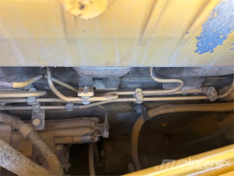 CAT D8R Buldožeri guseničari