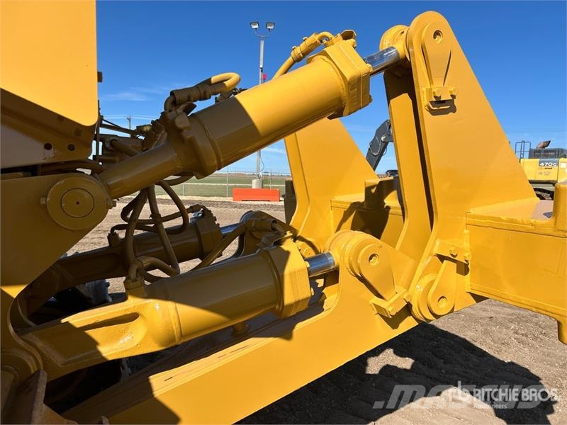 CAT D8R Buldožeri guseničari