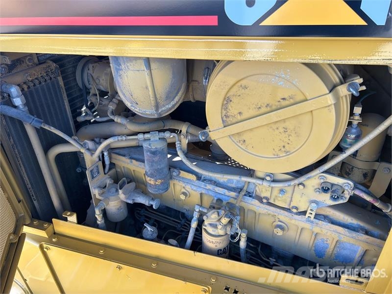 CAT D8R Buldožeri guseničari