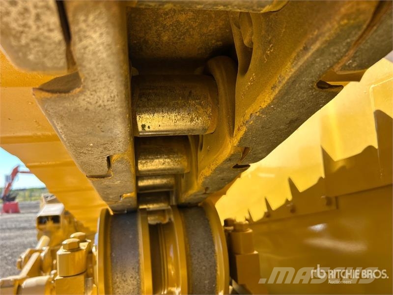 CAT D8R Buldožeri guseničari