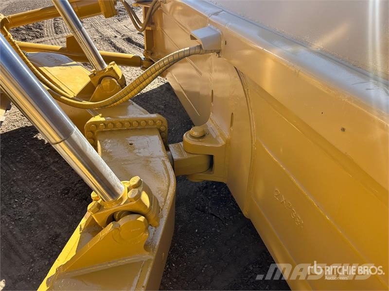 CAT D8R Buldožeri guseničari