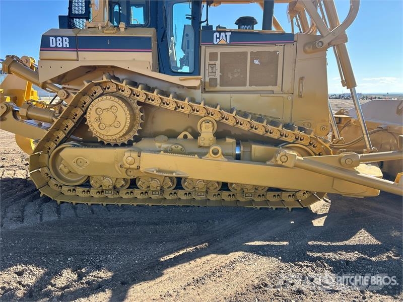 CAT D8R Buldožeri guseničari