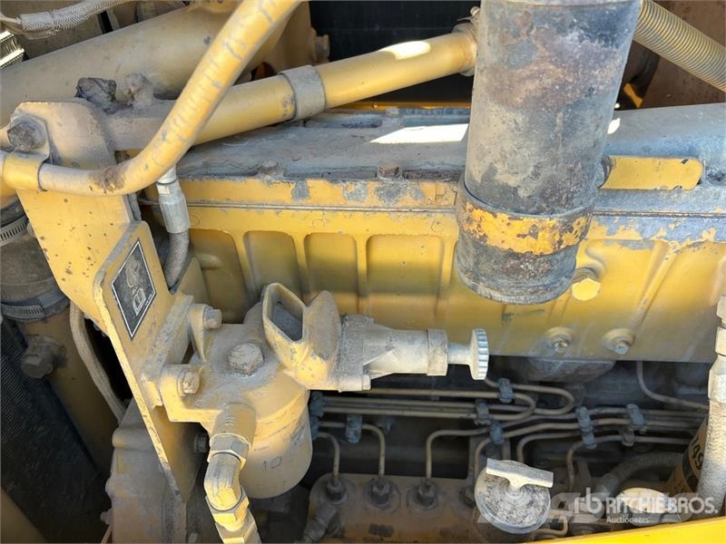 CAT D8R Buldožeri guseničari