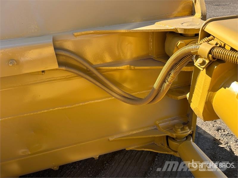 CAT D8R Buldožeri guseničari