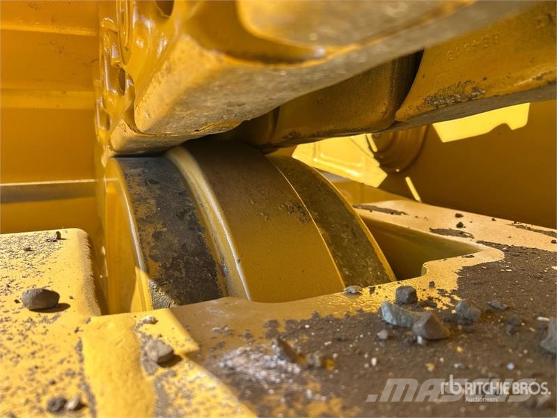 CAT D8R Buldožeri guseničari