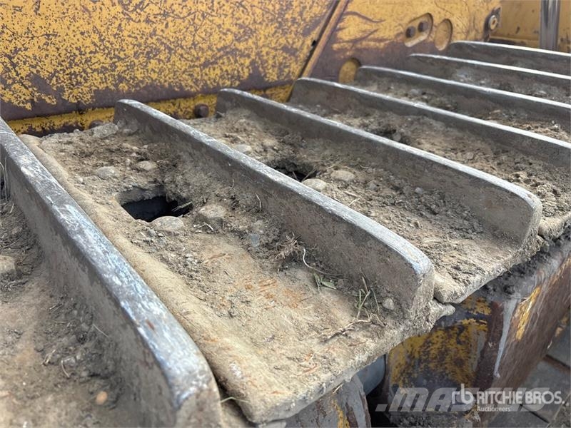 CAT D8T Гусеничні бульдозери