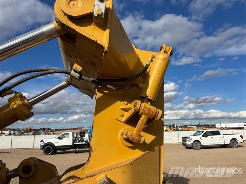 CAT D8T ブルドーザー