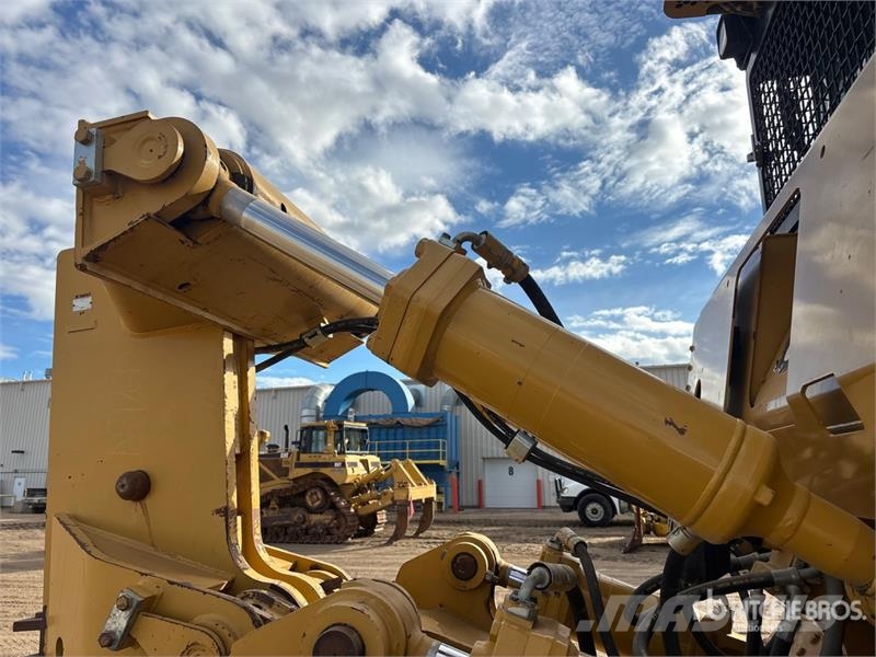 CAT D8T ブルドーザー
