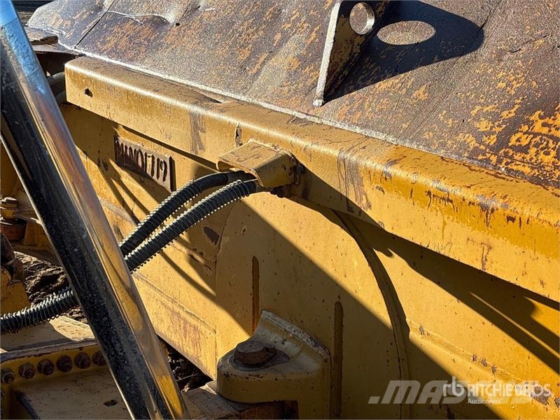 CAT D8T ブルドーザー