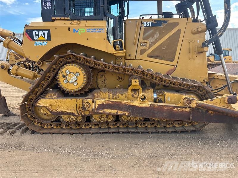 CAT D8T ブルドーザー