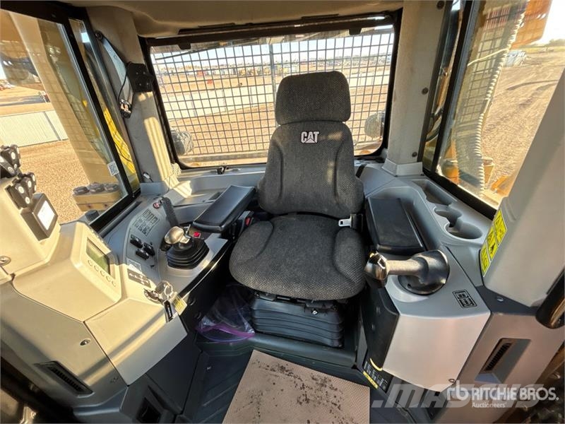 CAT D8T ブルドーザー