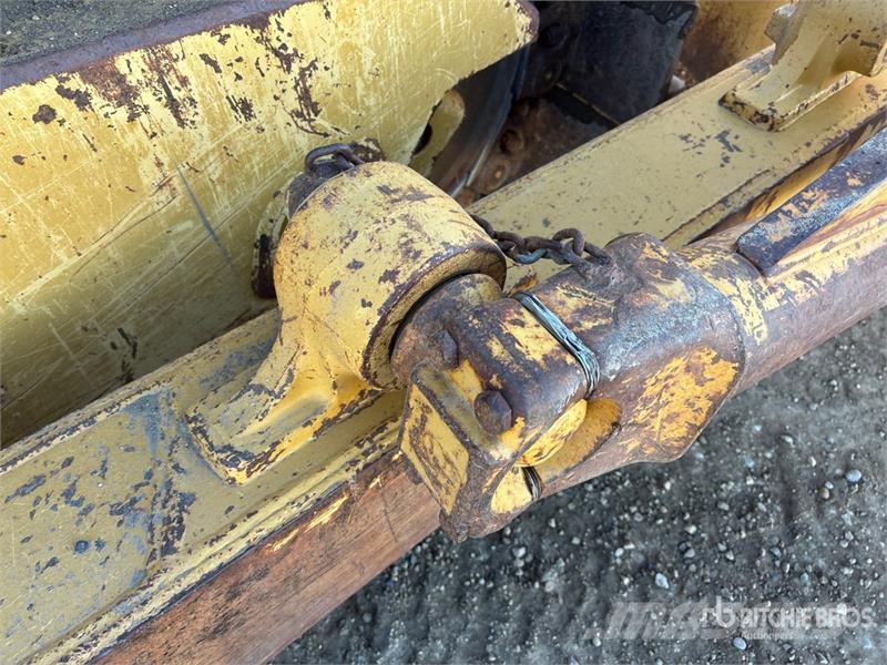 CAT D8T ブルドーザー