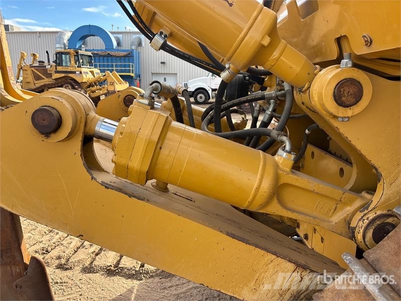 CAT D8T ブルドーザー