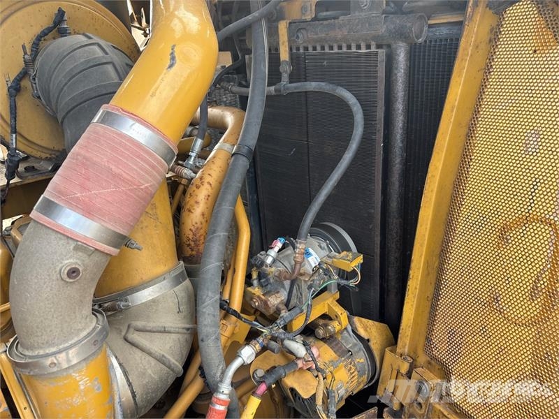 CAT D8T Гусеничні бульдозери