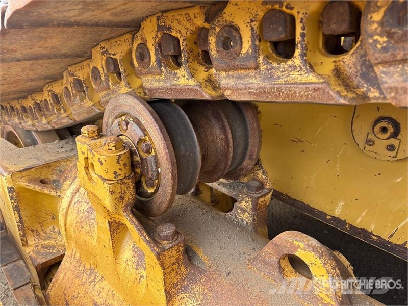 CAT D8T ブルドーザー