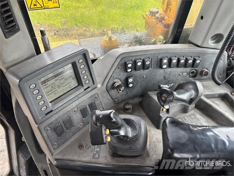 CAT D8T 履帶推土機