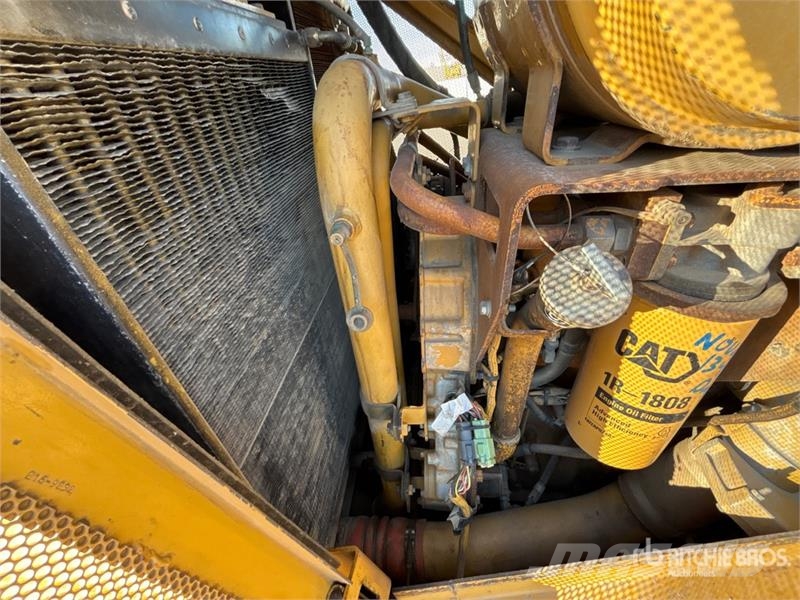 CAT D8T Гусеничні бульдозери