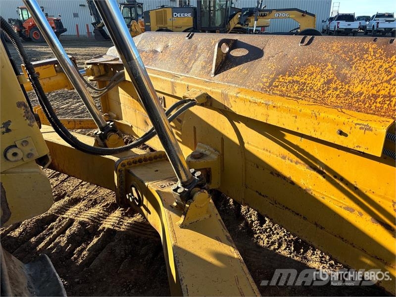 CAT D8T ブルドーザー