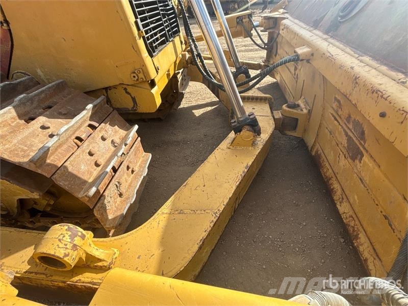 CAT D8T ブルドーザー