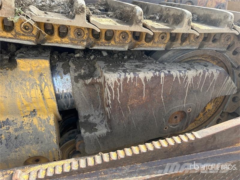CAT D8T 履帶推土機