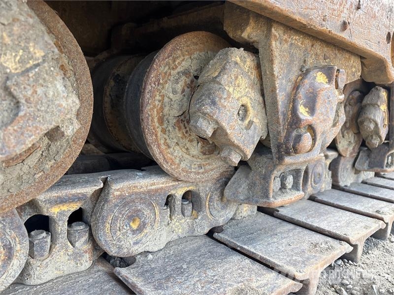 CAT D8T 履帶推土機